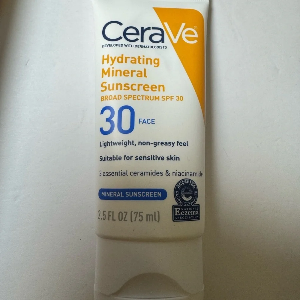CeraVe Hydrating Mineral Sunscreen SPF 30 Face Lotion for Sensitive Skin
